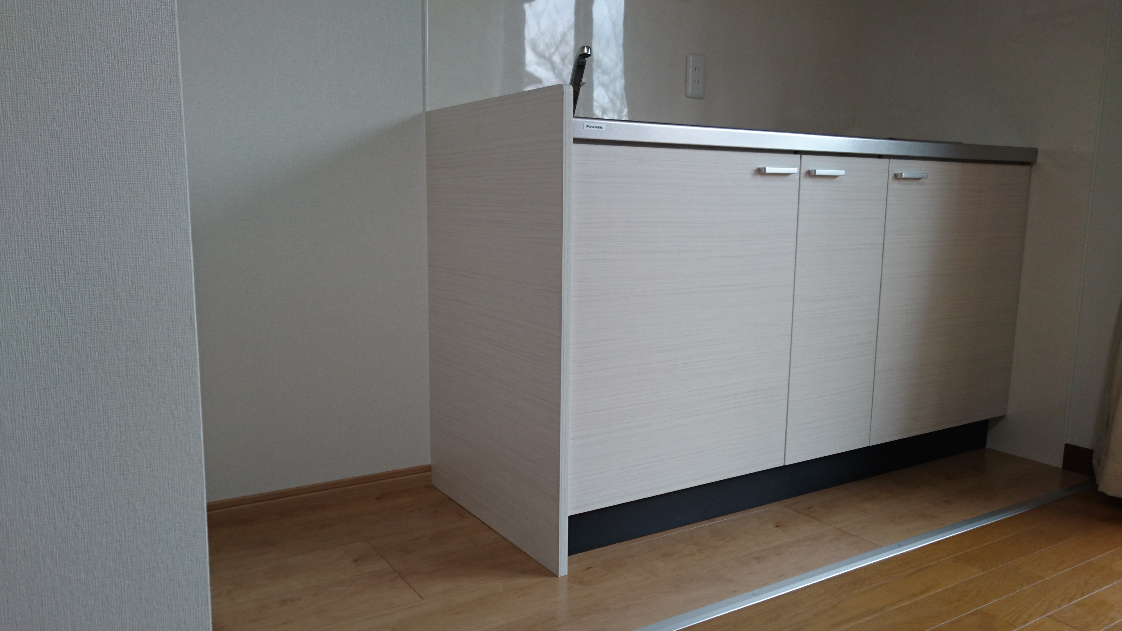 パナソニックAPキッチン　和室の床の間と押入を解体してキッチンをつくります。