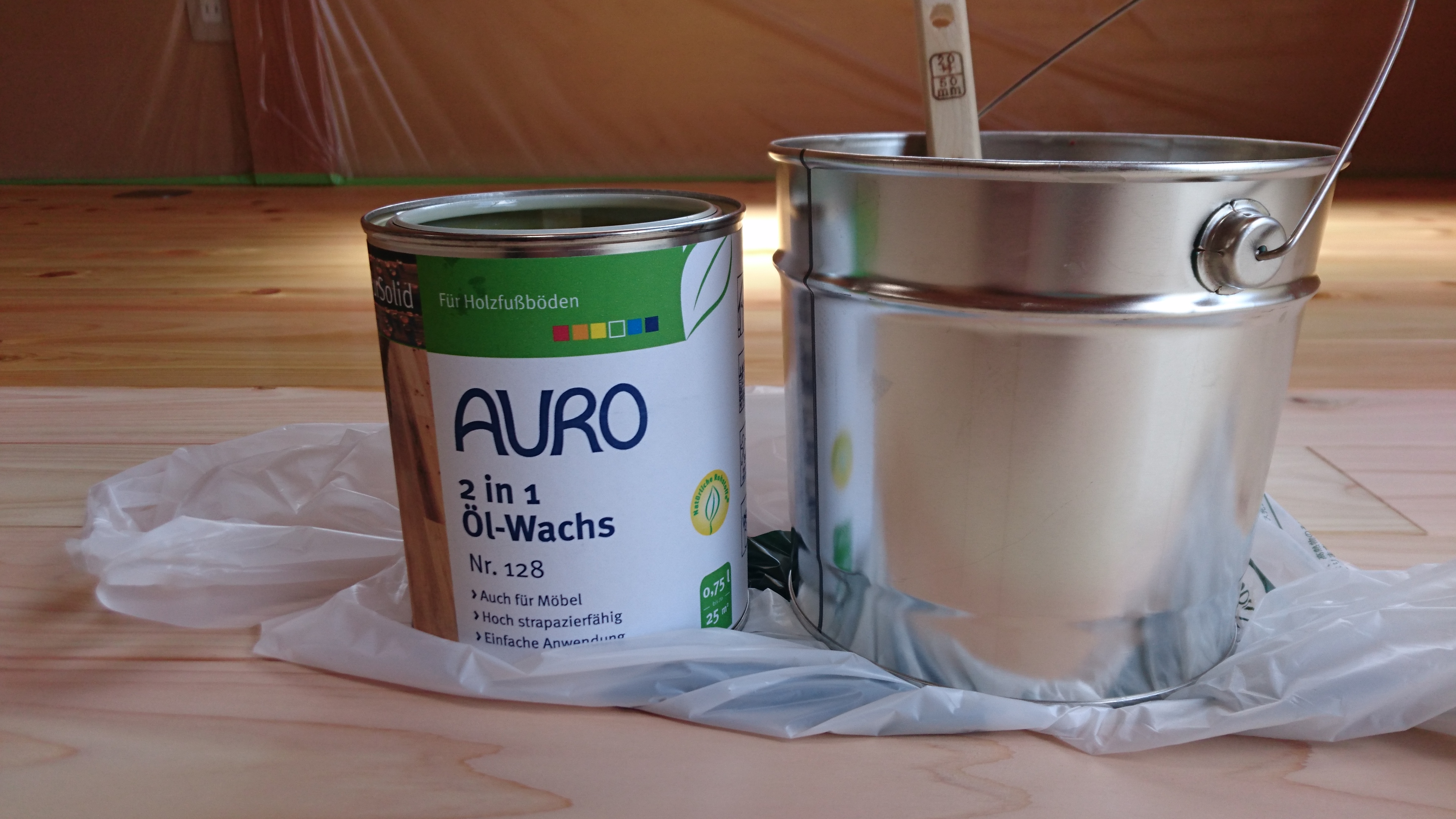 自然塗料のアウロ、普段は簡単なモップ掛けでOK。